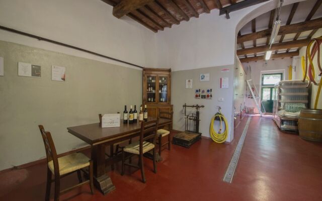 Charming Villa in Tuscany With Swimming Pool