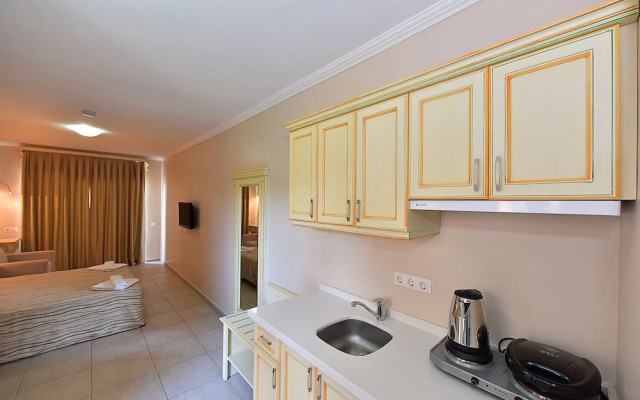 Tropicana Beach Apartments