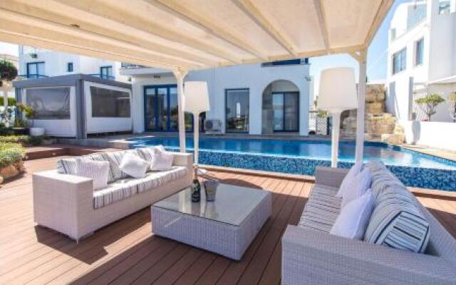 Oceanview Luxury Villa 203