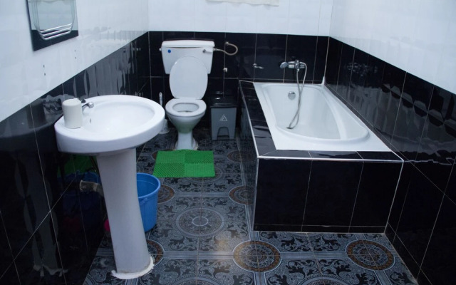 Glamossay Hotel