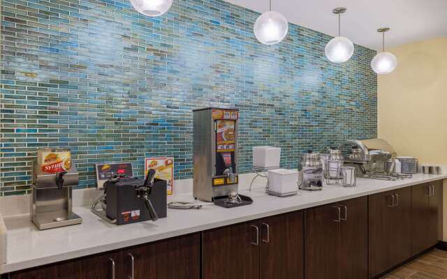 La Quinta Inn & Suites by Wyndham Artesia