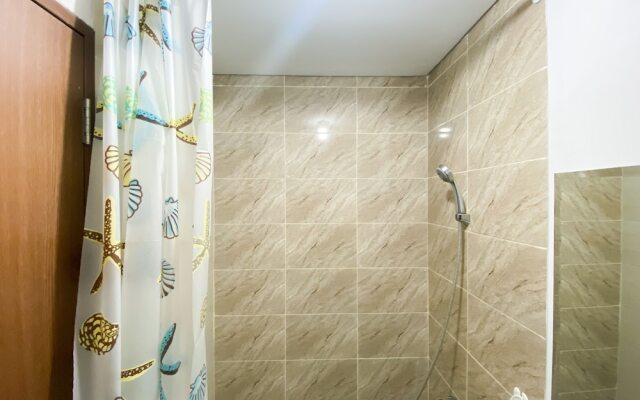 Homey And Warm Studio Transpark Juanda Bekasi Timur Apartment