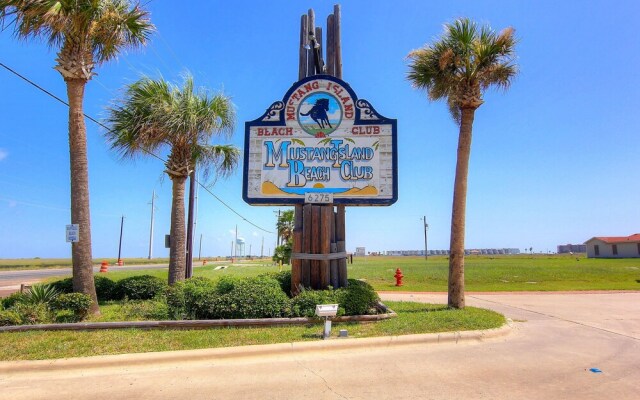 Third Floor Seabatical Condo in Mustang Island by Redawning
