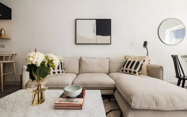The Battersea Loft - Trendy 3bdr Flat With Patio, London