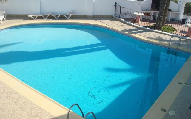 Impressive Apartment With Terrace and two Rooms, AC and Pool