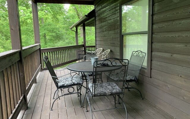 Bearly Visible - 2 Br Cabin