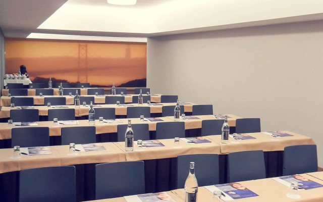 Mercure Lisboa Almada