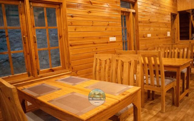 The FrozenFall Resort - Gulmarg