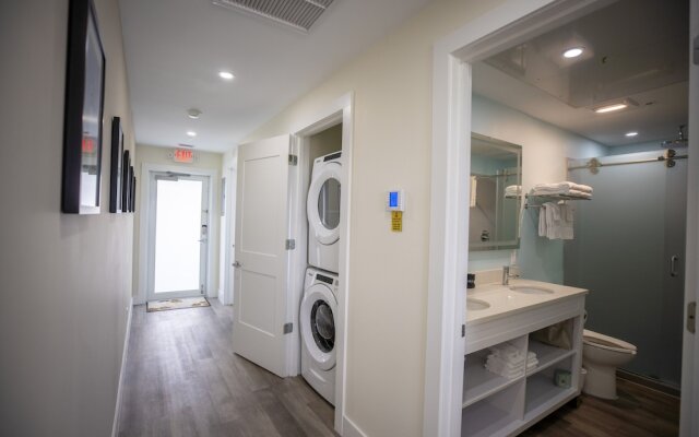 Sugarloaf Key Hotel at KOA Resort