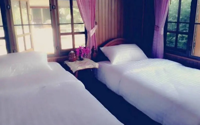 Loy Manee House