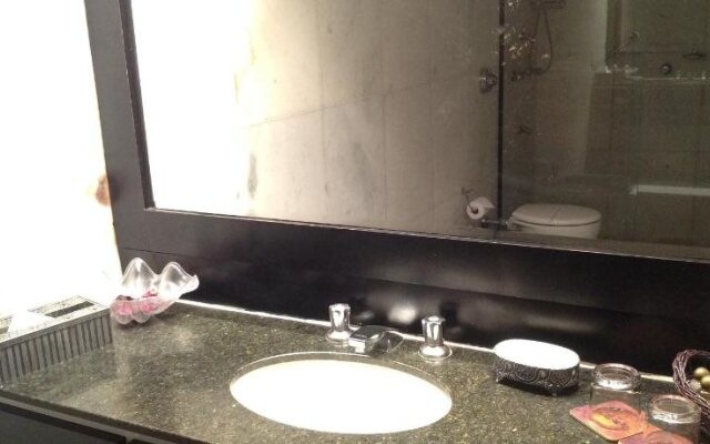 Carlton Hotel