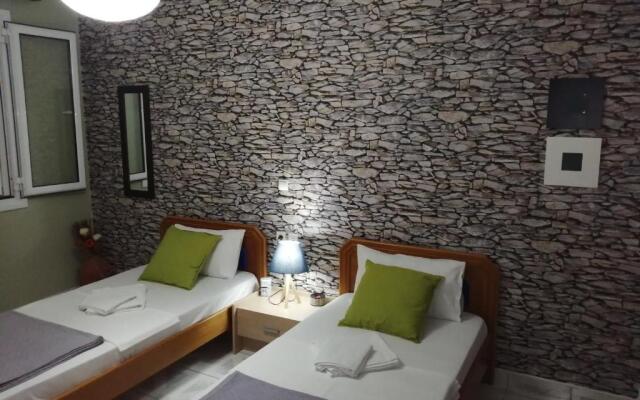 Hotel Efyra