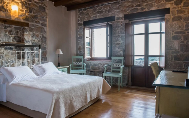 Xemoni Hotel