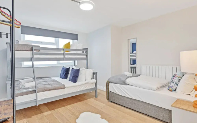 Right On : Bright On Apartment 1A | By My Getaways