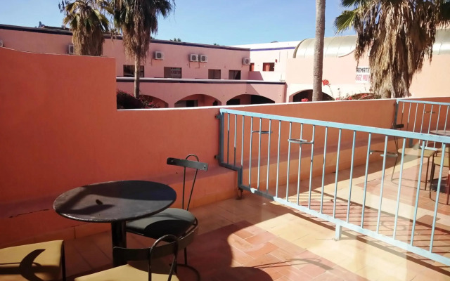 Los Jitos Hotel & Suites