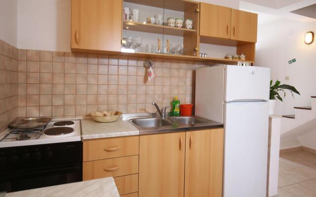 Apartments Boro in Splitska - island Brac