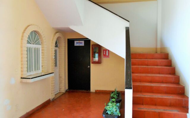 Hotel Las Jacarandas