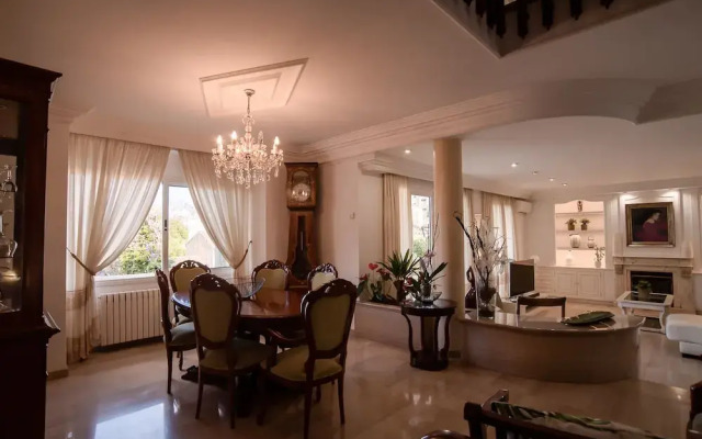 Casa Filipines