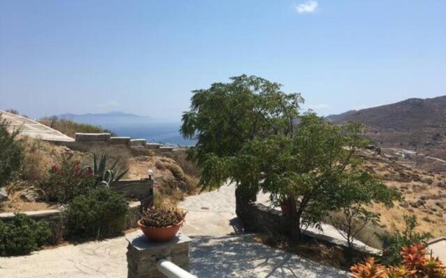 Foivos suite at Serifos