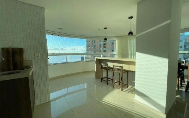 Amplo Apartamento Um Por Andar
