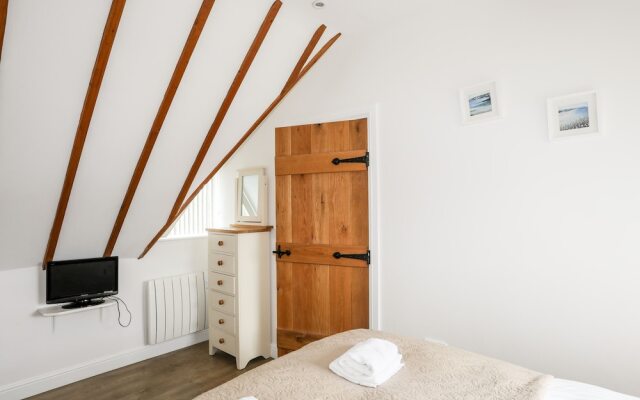 Tyn Towyn - Ty Glas Golau