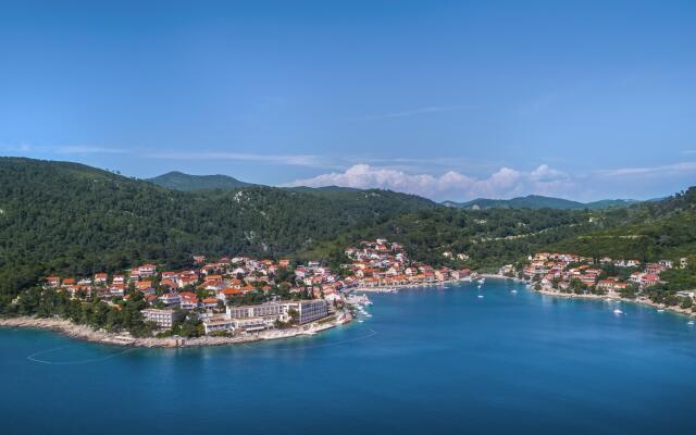 Hotel Feral – Все включено Light