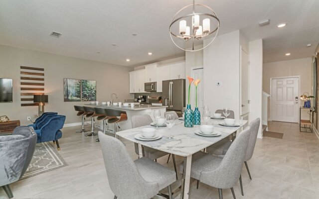 Modern Townhome W/private Pool & Free Water Park!