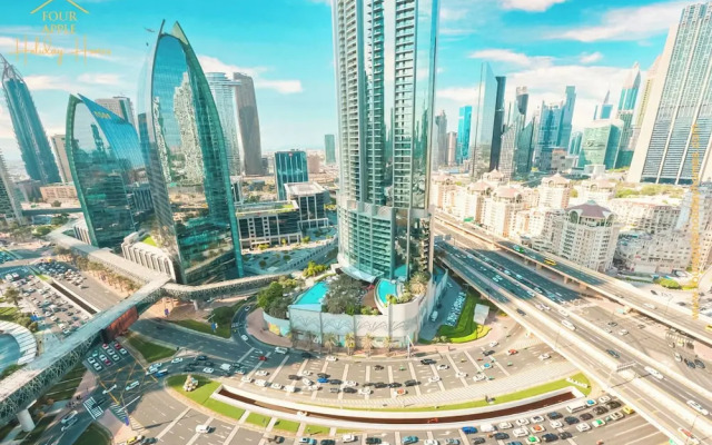 Studio with Thrilling Burj Khalifa View