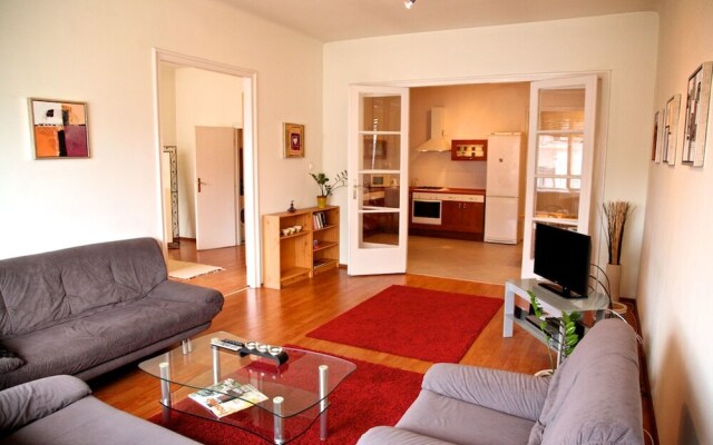 Central Budapest Furnished Apartments