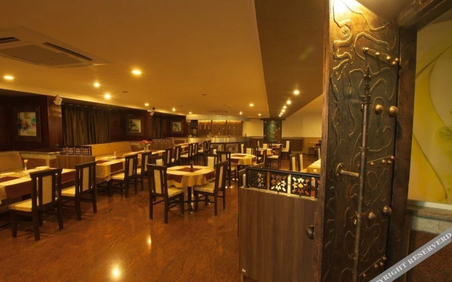 OYO 8646 Mahendra Hotel