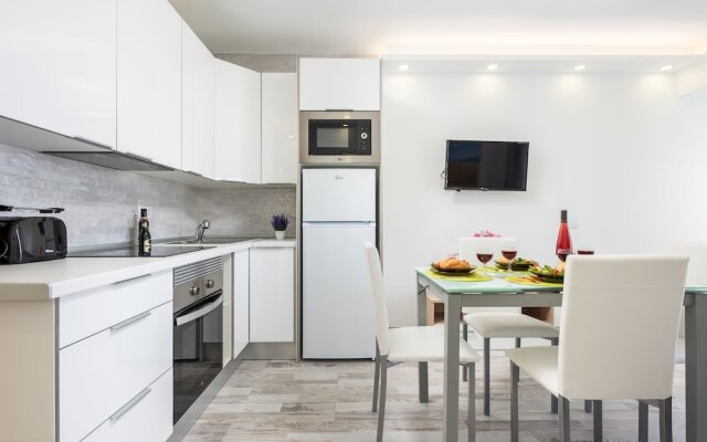 C104A Brand New Apartment, Big Terrace, Pool