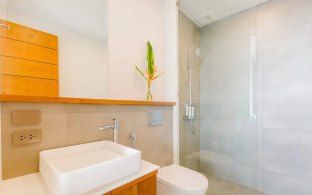 Yamu Hills Panoramic Ocean View 6 Bed Luxury Vila