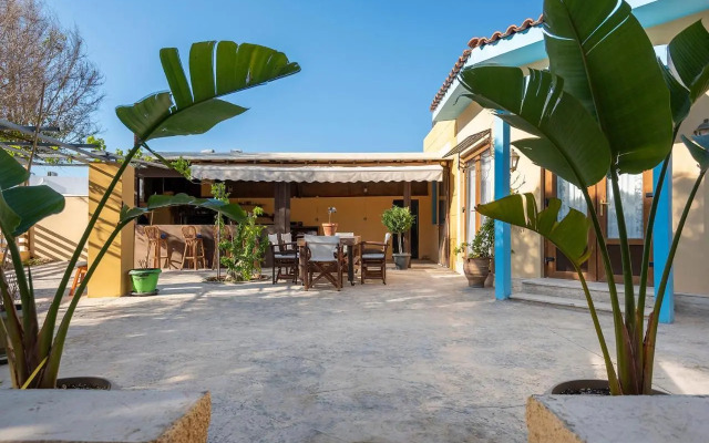 Selana House