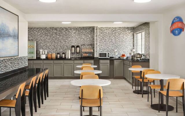 Econo Lodge Blackwell I 35