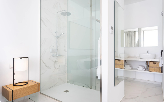 Crystal I Luxury Apartments