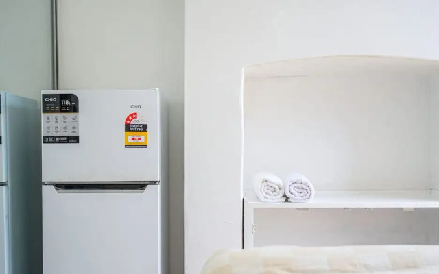 Metawise/parramatta Cozy Room With Furniture Wifi
