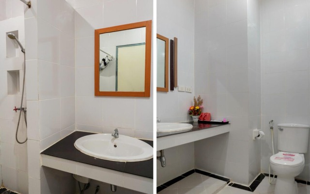 OYO 792 Omsaga Phuket Hotel