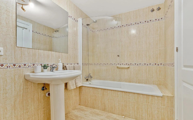 Apartamento con patio a 1 minuto de la playa