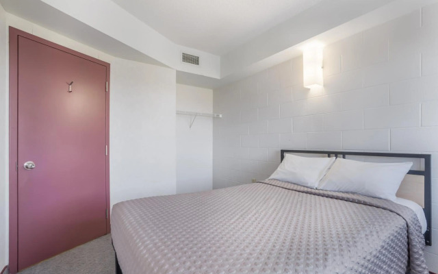 Residence & Conference Centre - Welland