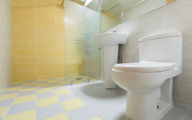 Uniqstay Hostel And Suite