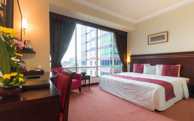 Twin Plaza Hotel