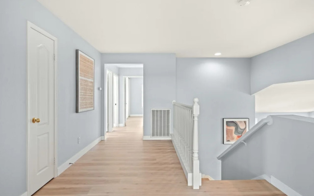 Bright Designer Home w Pool Near Everything