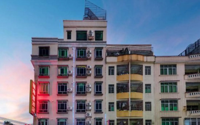 Warm Corner Hotel (Guangzhou Xintang Subway Station)