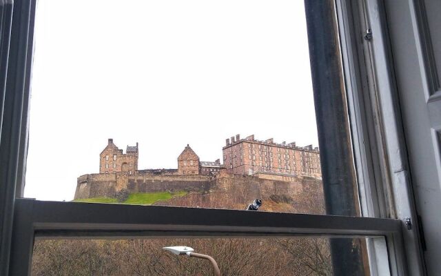 The Edinburgh Castle Suite