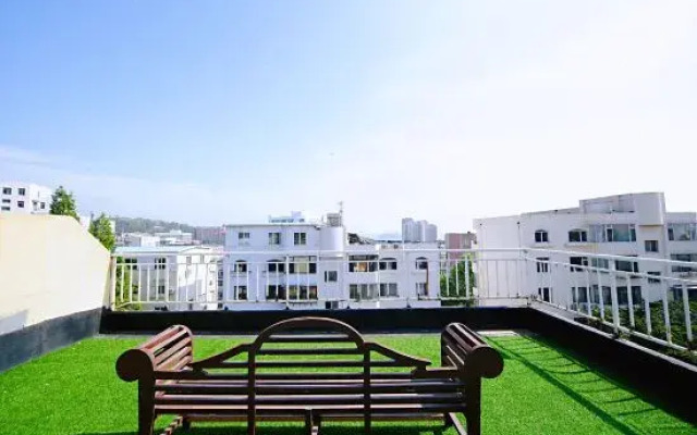 Yuehai Huan Ting Homestay