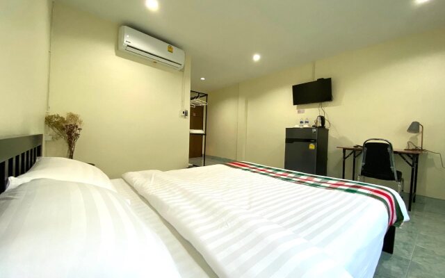 Gate 2 Hostel