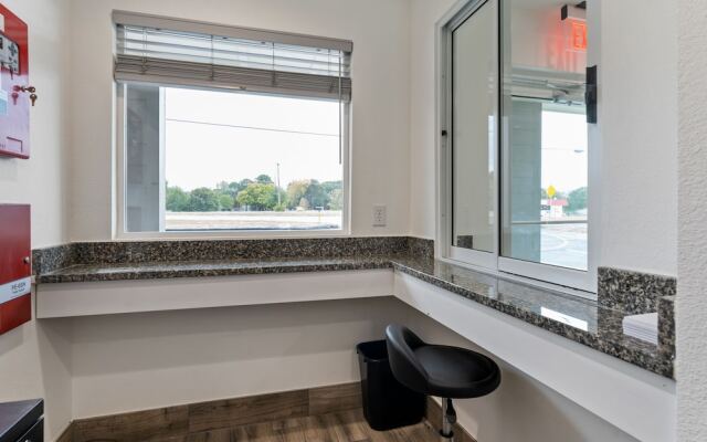 Extended Stay Gun Barrel City