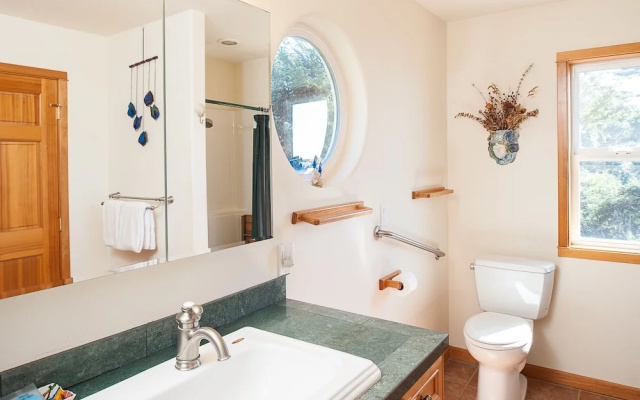 Om 3 Bedroom Home