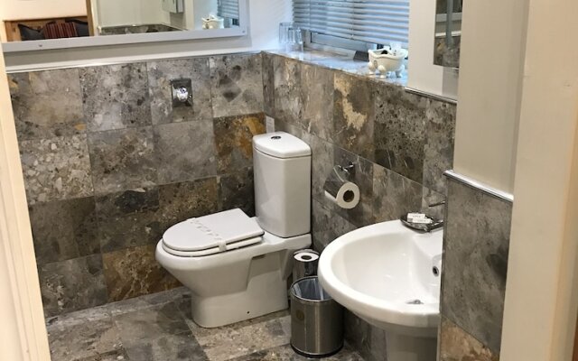 Barncroft Luxury Guest House