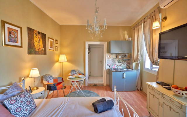 Old City Romantic Studio